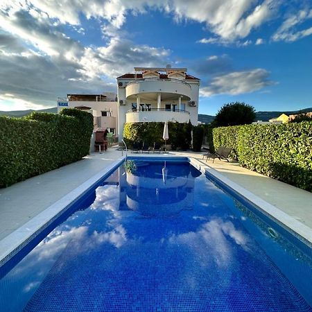 Apartments Villa Ohana Kaštela Exteriör bild