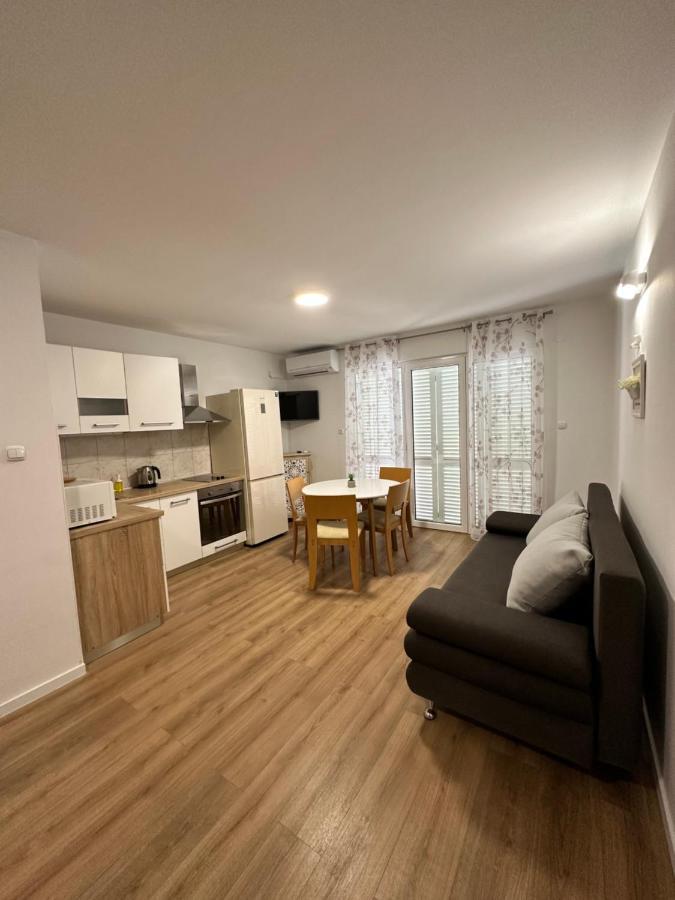 Apartments Villa Ohana Kaštela Exteriör bild
