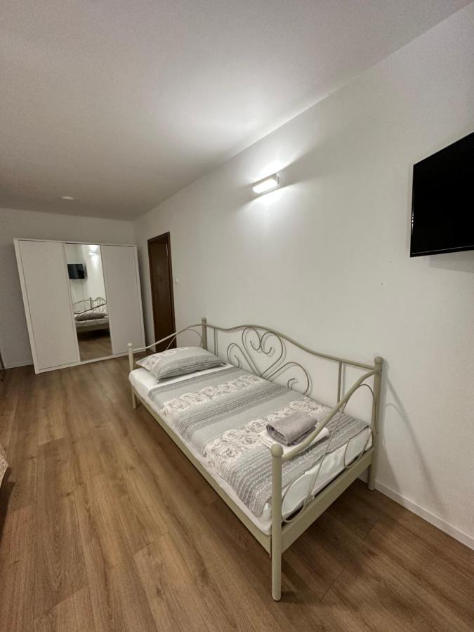 Apartments Villa Ohana Kaštela Exteriör bild
